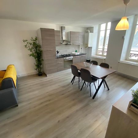 Joli Appartement Avec Parking Gratuit Sur Place Givet Luaran gambar